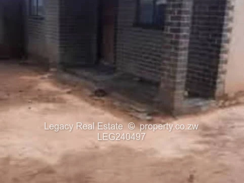 Chitungwiza Unit D 5 Roomed House For Sale 