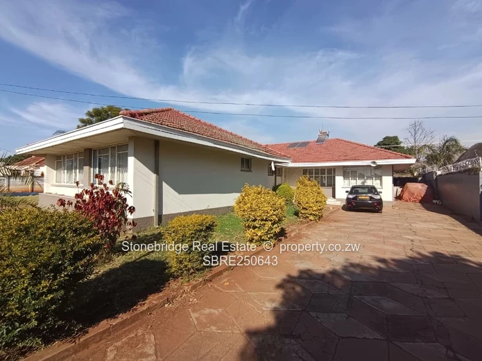 3 Bedroom House n Northend For Rental