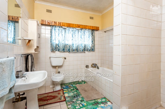 Spacious Family Home Emerald Hill