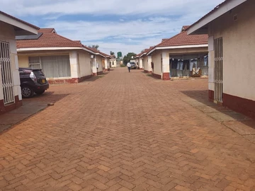 2 Bedroom Flat & Apartment