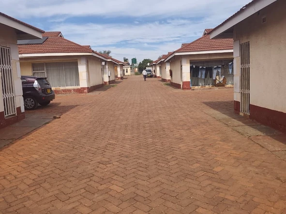 2 Bedroom Flat & Apartment