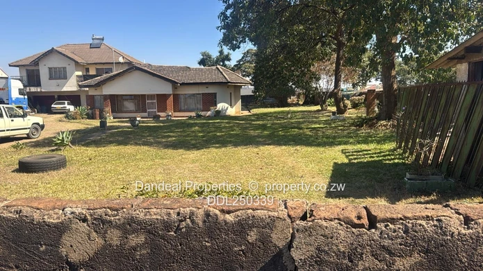 Tynwald 8-Bed Family Estate on 8094m² — Pool & Borehole