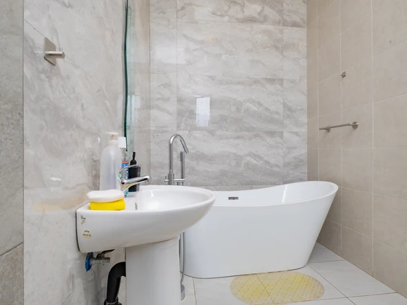 4 Bedroom Garden Flat