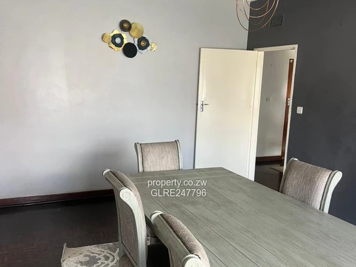 Eastlea 4-Bed Bungalow on 1700m² with Borehole & Lawn