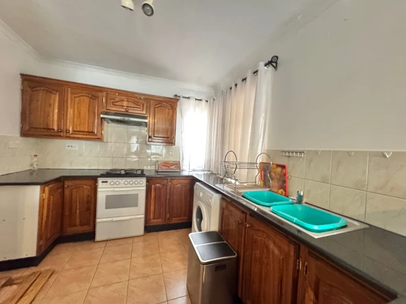 2 Bedroom Flat & Apartment