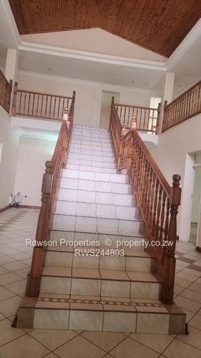 Beautiful 5 Bed House With Prolific Borehole!