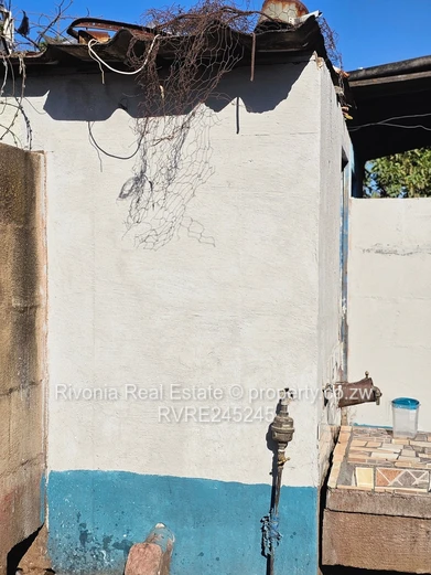 Glen Norah 2BR Home with Borehole and Yard