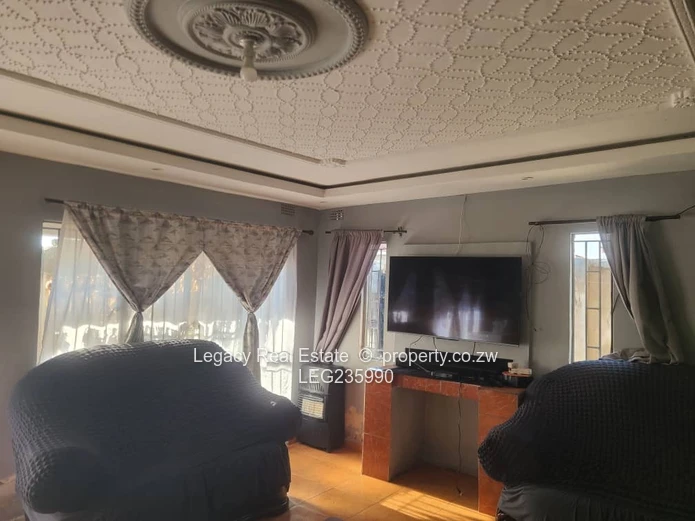 Affordable 1-Bedroom Rental with Borehole