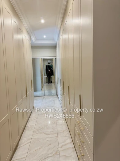 Prestigious Glen Lorne Contemporary Residence