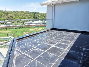 6 Bedroom Flat & Apartment