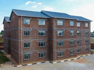 2 Bedroom Flat & Apartment