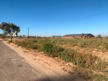Commercial & Industrial Land