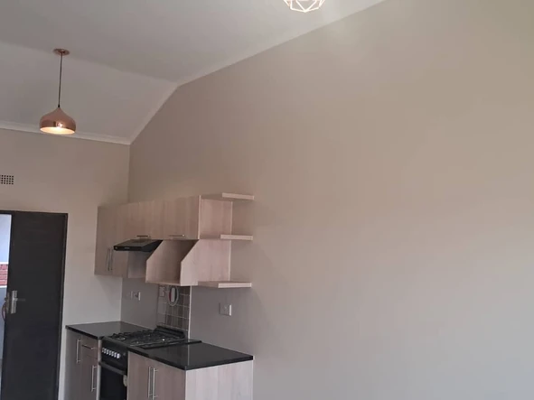 2 Bedroom Flat & Apartment