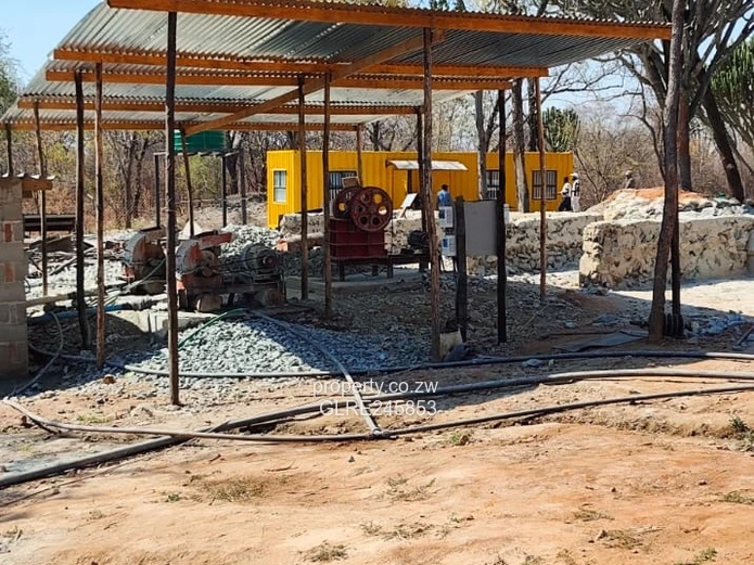 70ha Kwekwe Land - Access Control & Subdivision Potential