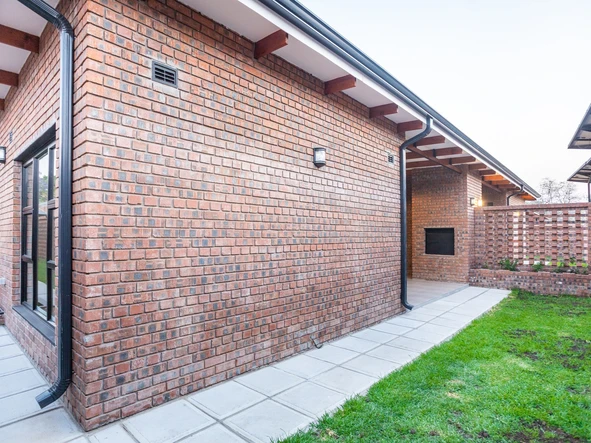 4 Bedroom Garden Flat