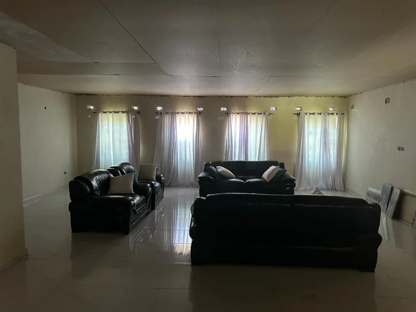 5 Bedroom House