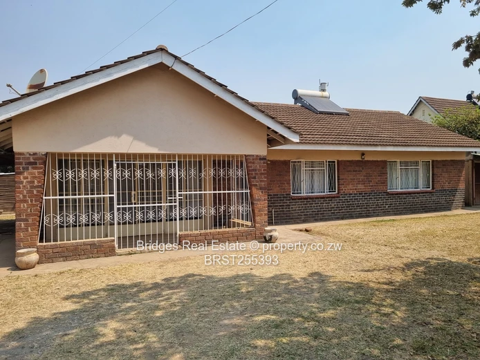 3 BEDS on 1004sqm With  TITLE DEED (Sole Mandate)