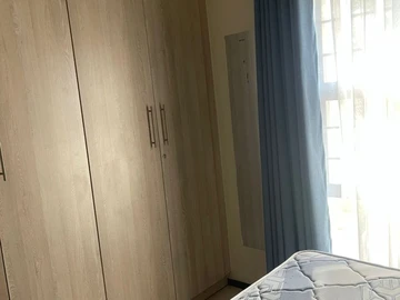 2 Bedroom Flat & Apartment