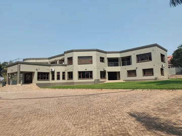 6 Bedroom House