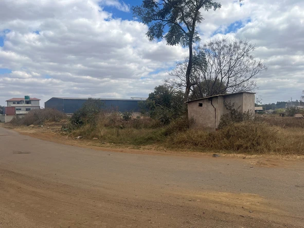 Commercial & Industrial Land