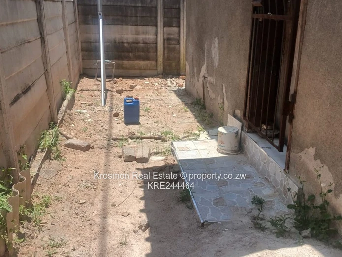 Marondera: Walled 3-Bed Home 
