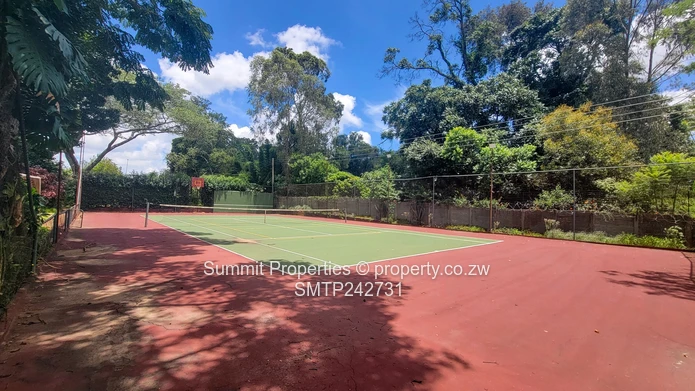 Luxury 6-Bedroom Residence – Ridgeway North