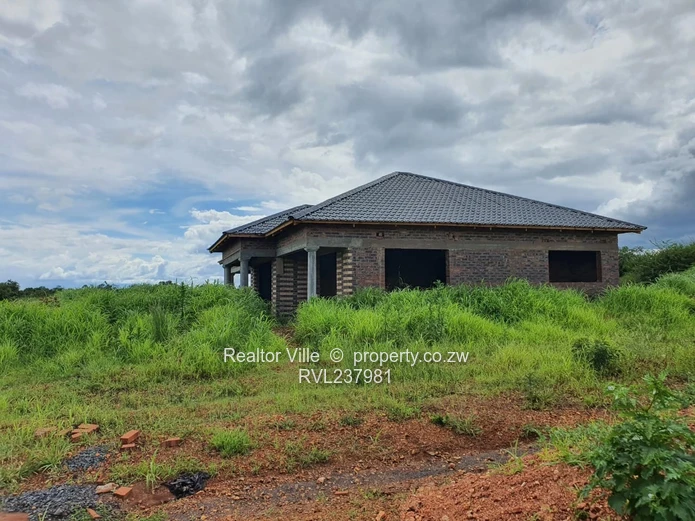 300m² Kadoma Stand — Main Road Frontage, Subdivision Potential (Sole Mandate)