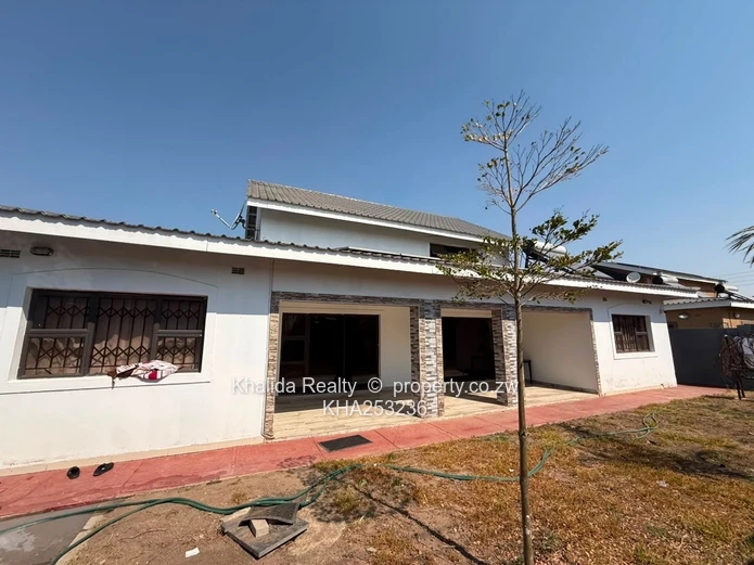 ARLINGTON | Executive 5-Bedrooms 4 en-suites Family Home