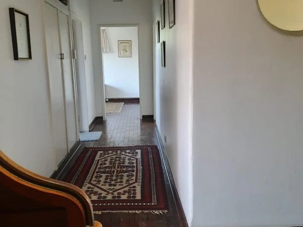 2 Bedroom Flat & Apartment