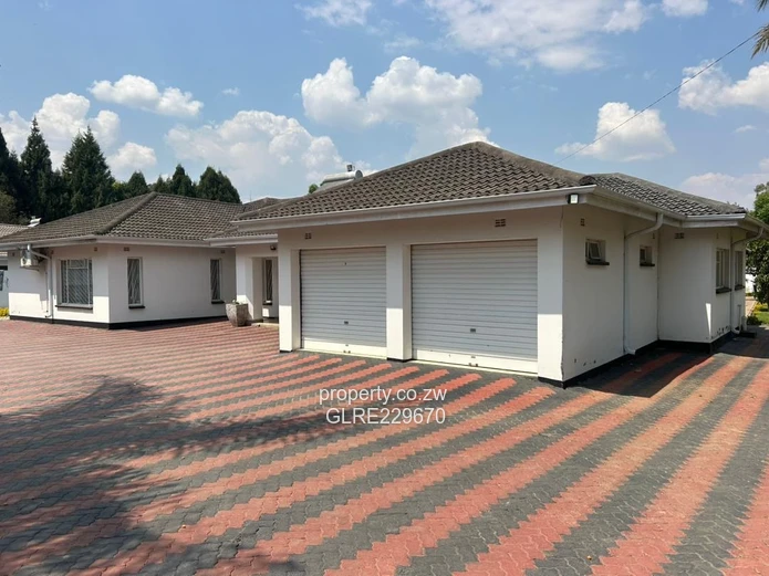 Luxury 4-Bedroom Residence - Highlands