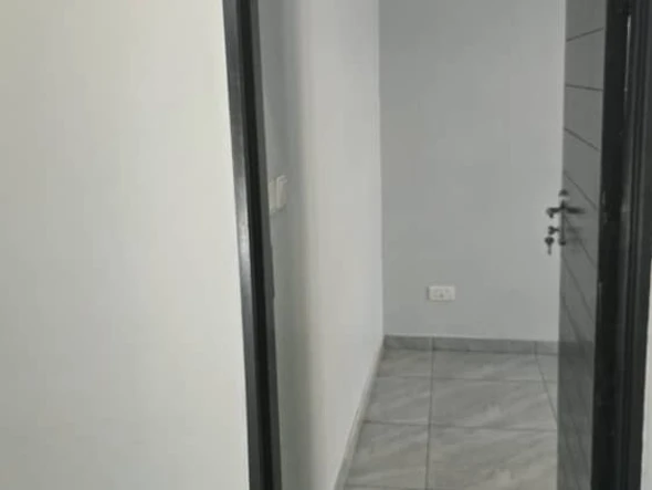 3 Bedroom Flat & Apartment