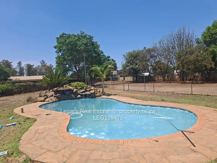 Spacious house to let  (Sole Mandate)