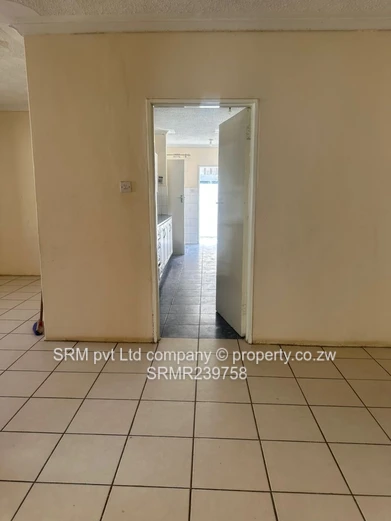 A family home to let in Zimre Park 