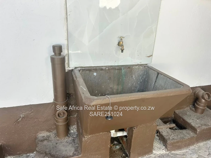 4 BEDROOM HOUSE TO LET | ZIMRE PARK, NEAR MUTARE ROAD - $700pm