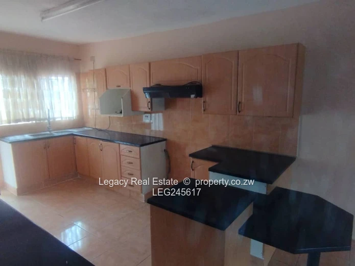 Comfortable Cluster Home To Let In Bluff Hill