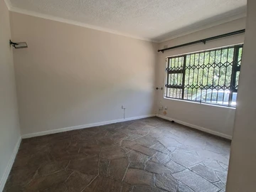 6 Bedroom Flat & Apartment