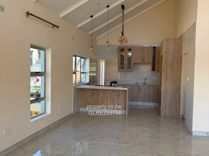 Sunlit Greystone Park 3-Bed Apartment — Balcony & Modern Baths
