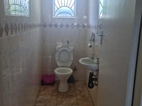 6 Bedroom House