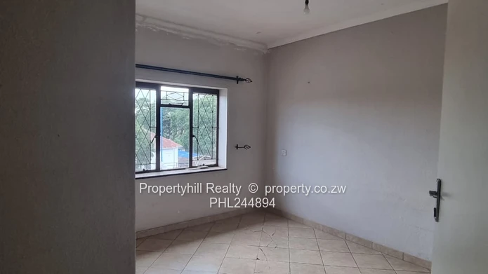 Vacant Flat Available For Immediate Occupation  (Sole Mandate)