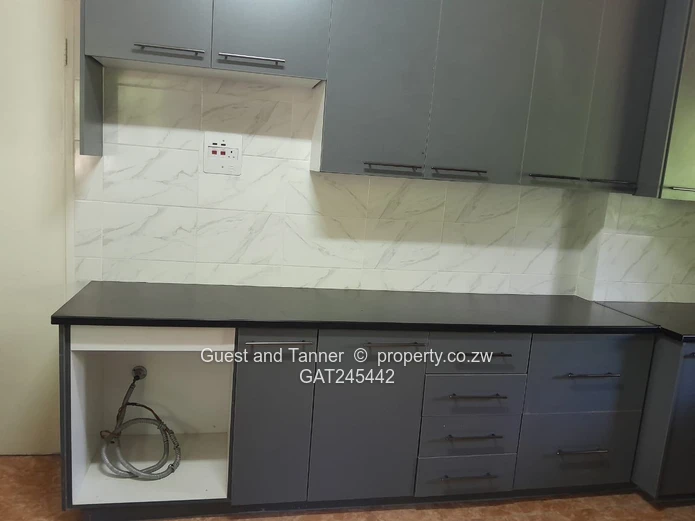 Modern 3-Bedroom Home to Rent in Haig Park, Mabelreign