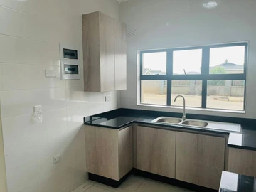 3 Bedroom Flat & Apartment