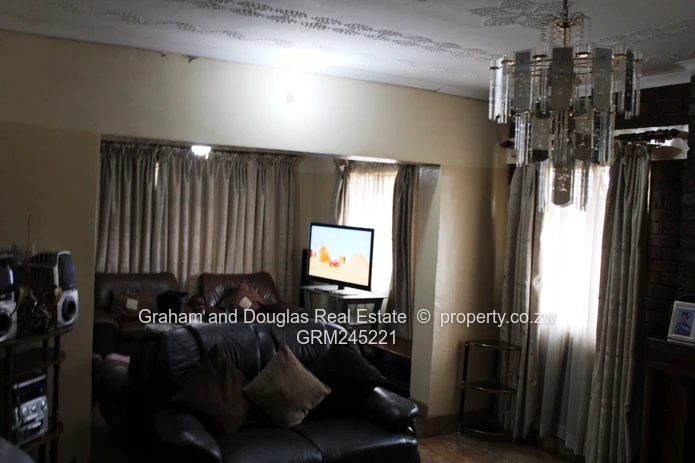 New Cranborne house for sale by private treaty