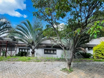 7 Bedroom House