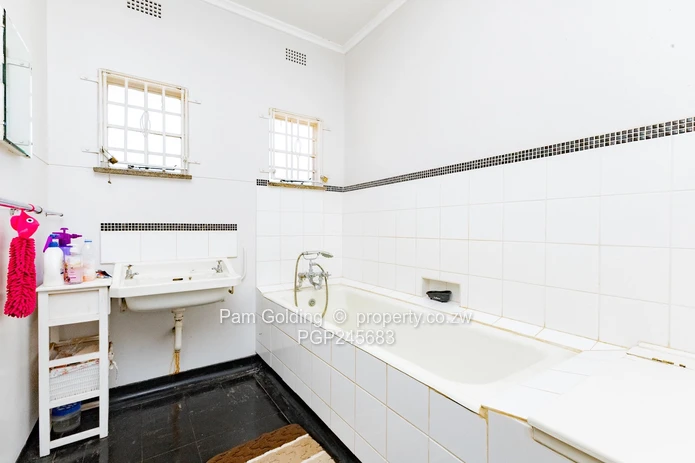 Charming Double-Storey Residence in Alexandra Park For Sale (Sole Mandate)