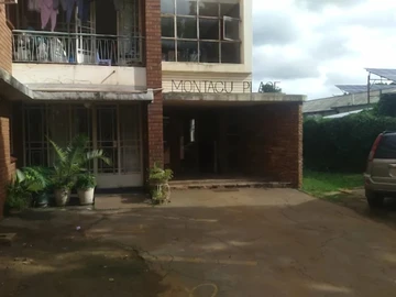 2 Bedroom Flat & Apartment