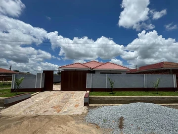 Spacious 4-Bedroom Family Home in Mainway Meadows, Harare