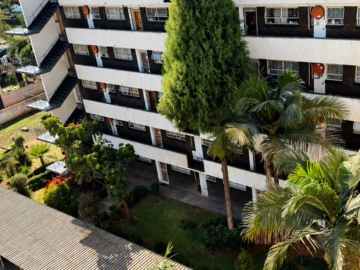 2 Bedroom Flat & Apartment