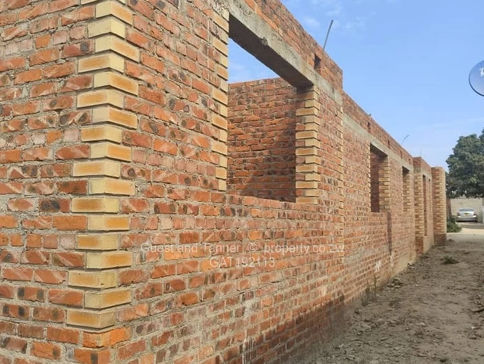 Incomplete Modern House for Sale in Amalinda Ivory Park on Fully Serviced 316sqm Stand (Sole Mandate)