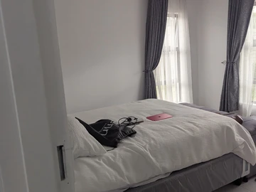 2 Bedroom Flat & Apartment