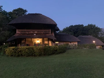 Hotel & Lodge